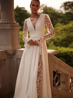 Boho Wedding Dress With Train A-Line Long Sleeves Lace V-Neck Bridal Dresses
