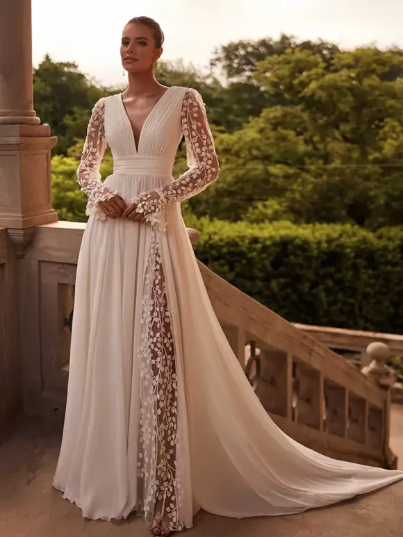 Boho Wedding Dress With Train A-Line Long Sleeves Lace V-Neck Bridal Dresses