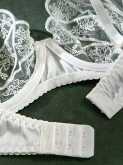 Bridal Lingerie Lace Artwork White 2-Piece Bra Panty Sets
