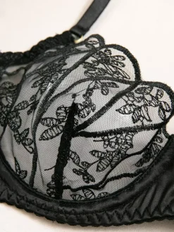 Bridal Lingerie Lace Artwork White 2-Piece Bra Panty Sets