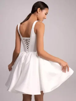 Bridal Mini Dress Short Wedding Dresses Square Neck Sleeveless Short Natural Waist Satin Fabric Bridal Gowns