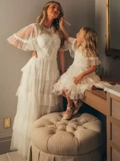 Bridal Mother Dress Designed Neckline Short Sleeves Ball Gown Tiered Wedding Guest Dresses