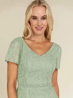 Bridal Mother Dress V-Neck Short Sleeves Short Lace Knee-Length Wedding Guest Dresses