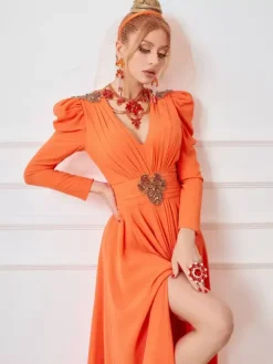 Bridal Mother Dress V-Neck Long Sleeves Ball Gown Pleated With Train Wedding Guest Dresses
