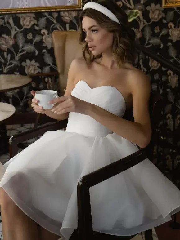 Bridal Mini Dress Short Wedding Dresses Sweetheart Neck Sleeveless A-Line Short Bridal Dresses