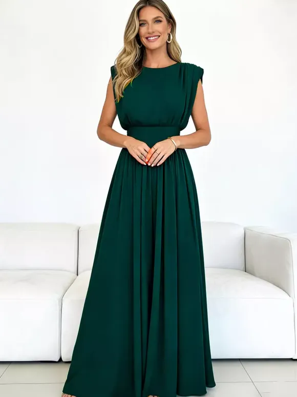 Chic Fitted Emerald Green Gown With Pleated Skirt Perfect For Formal Events