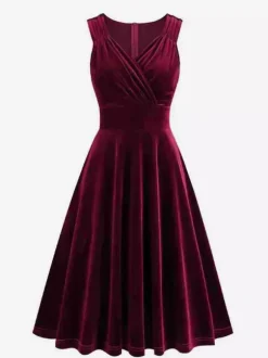 Chic Fitted Burgundy Gown With A Line Skirt Perfect For Evening Events