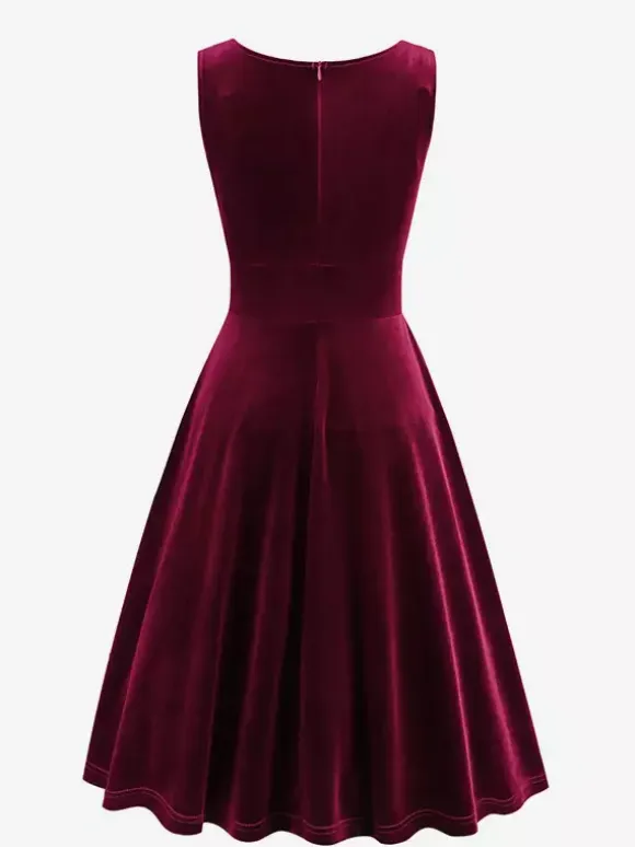 Chic Fitted Burgundy Gown With A Line Skirt Perfect For Evening Events