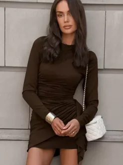 Chic Women's Coffee Bodycon Dress - Sexy Ruched Design Long Sleeve Mini Cut - Minimalist Spring Clubwear 2026