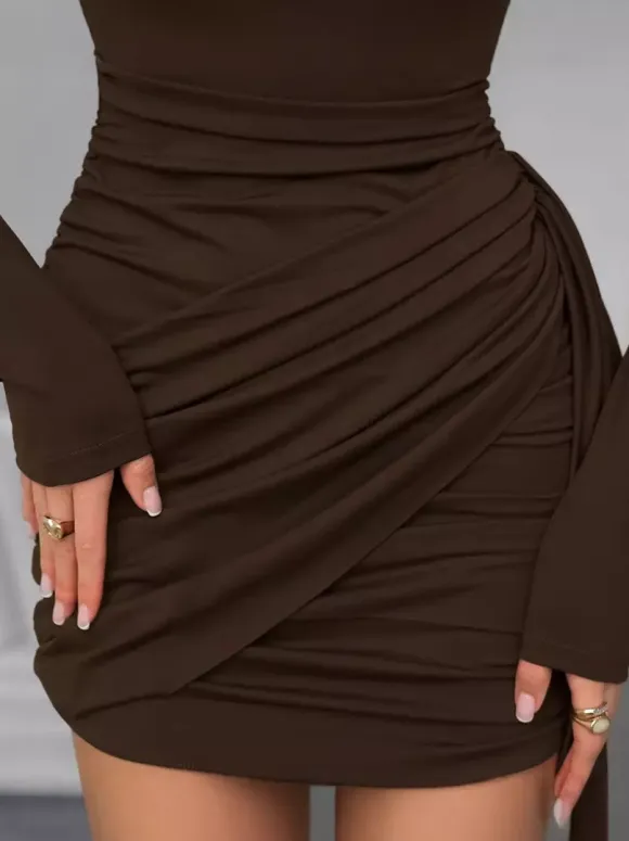 Chic Women's Coffee Bodycon Dress - Sexy Ruched Design Long Sleeve Mini Cut - Minimalist Spring Clubwear 2026