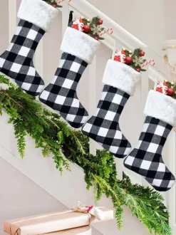 Christmas Gift Bags Christmas Door Hanging Decorations Plaid Cloth Christmas Socks Gift Bags