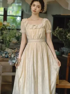 Classical Lolita Dress Polyester Lace Lolita Dresses Short Sleeves Classic Ecru White