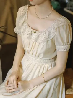 Classical Lolita Dress Polyester Lace Lolita Dresses Short Sleeves Classic Ecru White