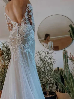 Ecru White Mermaid Wedding Dress Illusion Neckline Long Sleeves Backless Lace With Train Bridal Dress Free Customization