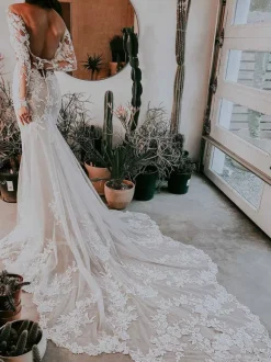 Ecru White Mermaid Wedding Dress Illusion Neckline Long Sleeves Backless Lace With Train Bridal Dress Free Customization