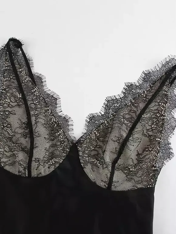Elegant Lace V-Neck Slim Fit Slip Summer Long Dress For Women 2026