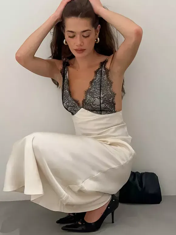 Elegant Lace V-Neck Slim Fit Slip Summer Long Dress For Women 2026