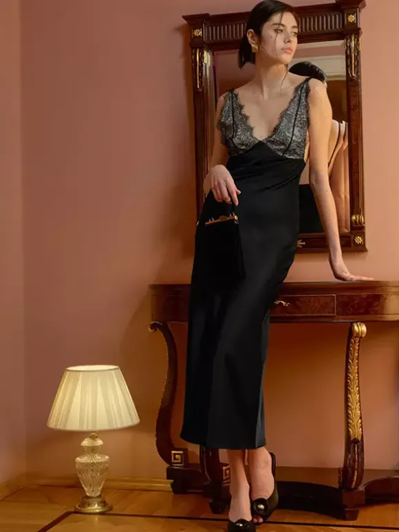 Elegant Lace V-Neck Slim Fit Slip Summer Long Dress For Women 2026