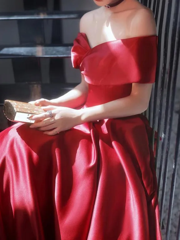 Evening Dress 2026 A-Line Bateau Neck Matte Satin Floor-Length Pleated Formal Dinner Dresses Free Customization