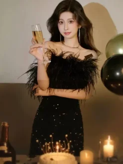Evening Dress Ball Gown Strapless Short Sleeveless Zipper Feathers Polyester Formal Dinner Dresses