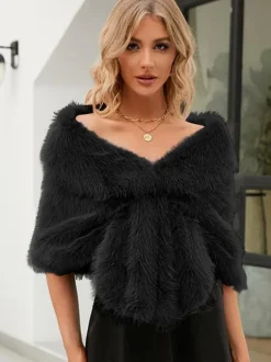 Faux Fur Poncho Bateau Neck Solid Color Fall Winter Women's Cape