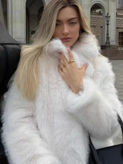 Faux Fur Coat In White Notched Lapel Eco-friendly Winter Jacket For Women 2026