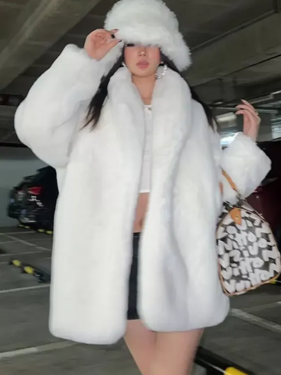 Faux Fur Coats Long Sleeves Chic Oversized Turndown Collar White Women Coat