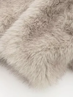 Faux Fur Coats Cozy Winter Women Chic Eco-friendly Fur Jacket In Burgundy