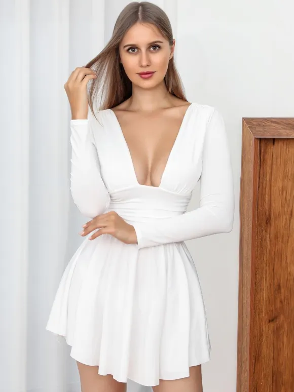 Fit And Flare Dress Plunge Long Sleeves Short Swing Dresses In Solid Color