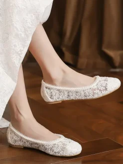 Flat Bridal Shoes Round Toe Pearls Lace Vintage Wedding Shoes