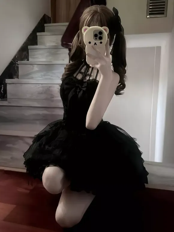 Gothic Black Lolita Dresses Multi Layers Ruffles Halter Gothic Dress