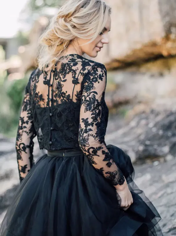 Gothic Black Wedding Dresses A-Line Jewel Neck Long Sleeves Tulle Lace Floor-Length Bridal Dress Free Customization