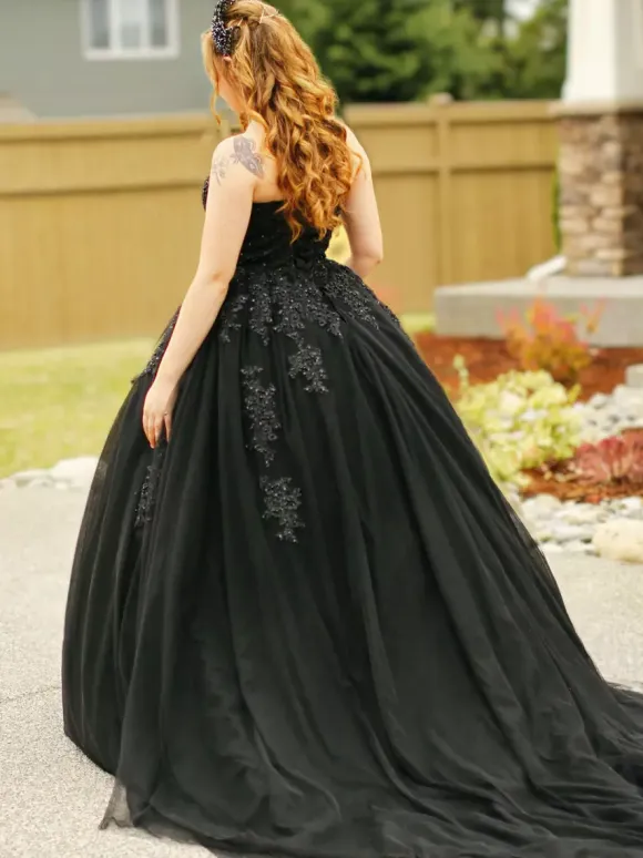 Gothic Black Wedding Dresses A-Line Sleeveless Backless Lace-Up With Train Bridal Dress Free Customization