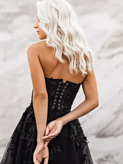 Gothic Black Wedding Dresses A-Line Sleeveless Lace Up Backless With Train Bridal Dress Free Customization
