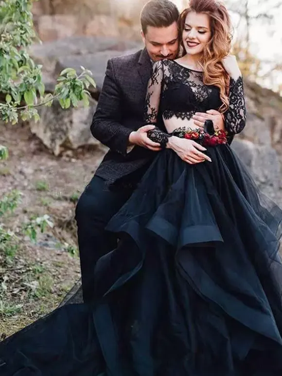 Gothic Black Wedding Dresses A-Line Jewel Neck Long Sleeves Tulle Lace With Train Bridal Gown Free Customization