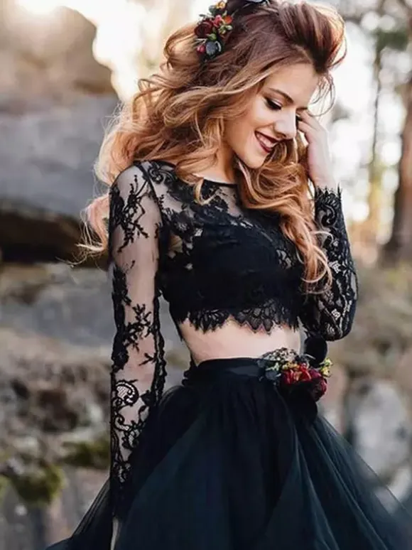 Gothic Black Wedding Dresses A-Line Jewel Neck Long Sleeves Tulle Lace With Train Bridal Gown Free Customization