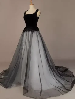 Gothic Black Wedding Dresses A-Line Square Neckline Sleeveless Lace Tulle Velour Floor-Length Bridal Dress Free Customization