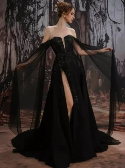 Gothic Black Wedding Dresses Lace A-Line Long Sleeves Natural Waist Tiered With Train Bridal Dress