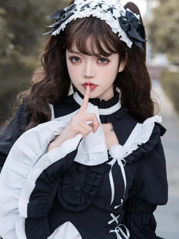 Gothic Lolita Dresses Ruffles Lace Up Black
