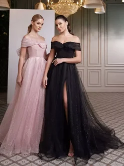 Gothic Wedding Dresses A-Line Sleeveless Split Front Lace Floor-Length Bridal Gown Free Customization
