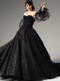 Gothic Wedding Dresses A-Line Long Sleeves Pleated Lace With Train Bridal Gown Free Customization