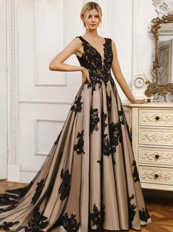 Gothic Wedding Dresses Lace A-Line Sleeveless With Train Bridal Gown Free Customization