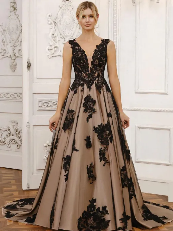 Gothic Wedding Dresses Lace A-Line Sleeveless With Train Bridal Gown Free Customization