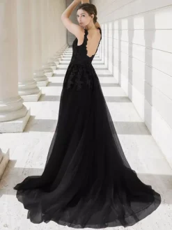 Gothic Wedding Dresses Lace A-Line Sleeveless Floor-Length Bridal Gown Free Customization