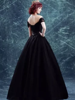 Gothic Wedding Dresses Tulle Princess Silhouette Short Sleeves Pleated Floor-Length Bridal Gown