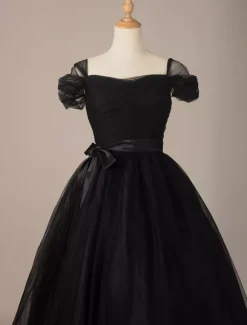 Gothic Wedding Dresses Tulle Princess Silhouette Short Sleeves Pleated Floor-Length Bridal Gown