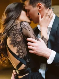 Gothic Black Wedding Dresses A-Line Long Sleeves Backless Lace Up With Train Bridal Gown Free Customization