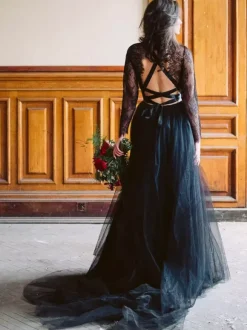 Gothic Black Wedding Dresses A-Line Long Sleeves Backless Lace Up With Train Bridal Gown Free Customization