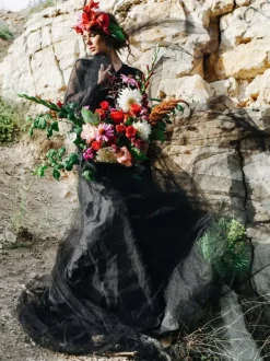 Gothic Black Wedding Dresses A-Line Long Sleeves Backless Lace Up With Train Bridal Gown Free Customization
