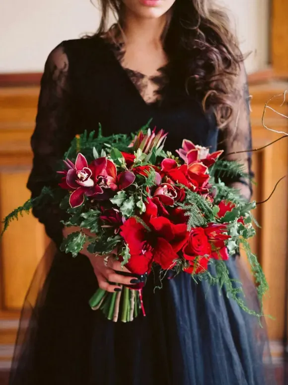Gothic Black Wedding Dresses A-Line Long Sleeves Backless Lace Up With Train Bridal Gown Free Customization